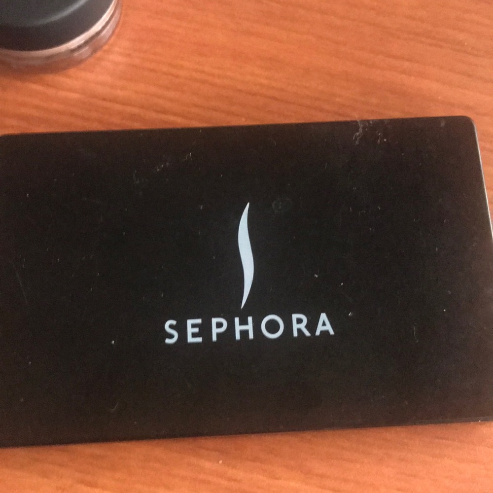 Cosmetics - Picture 7 of 7